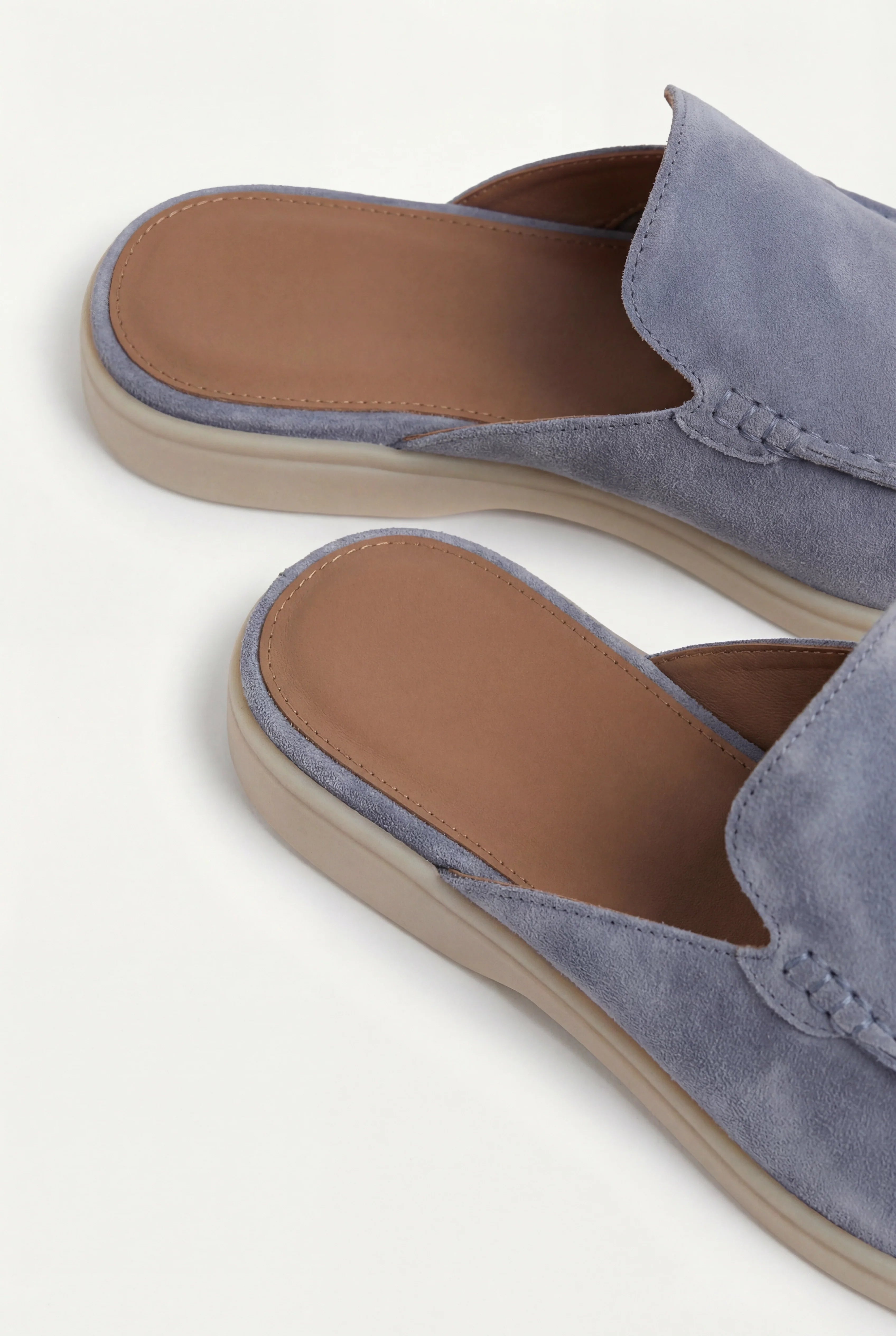 Lyseblå semsket yacht-loafers
