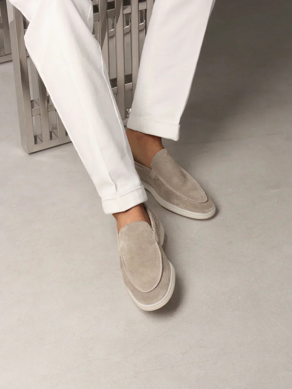 Classic Suède Loafer Light Grey